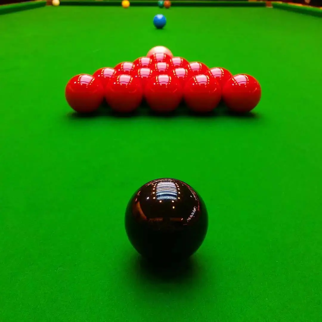 刘宏宇VS韦克林：2023斯诺克英格兰公开赛第三轮巅峰对决，谁将笑到最后？